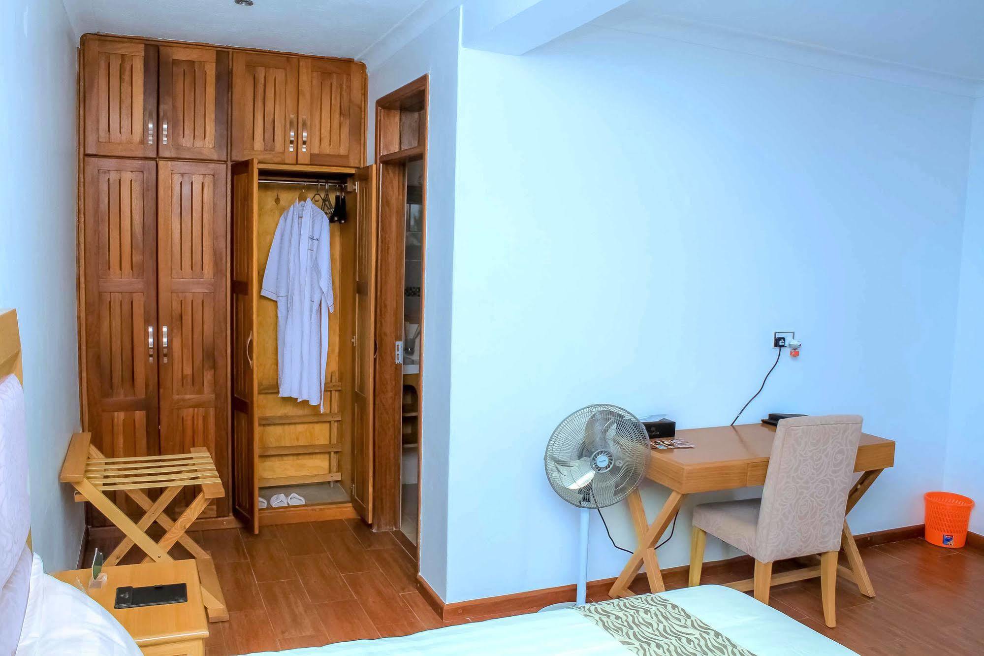 Rosemary Courts Bed & Breakfast Entebbe Luaran gambar